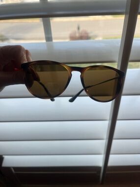 Ray-Ban Juniors Sunglasses with Blue Pouch
